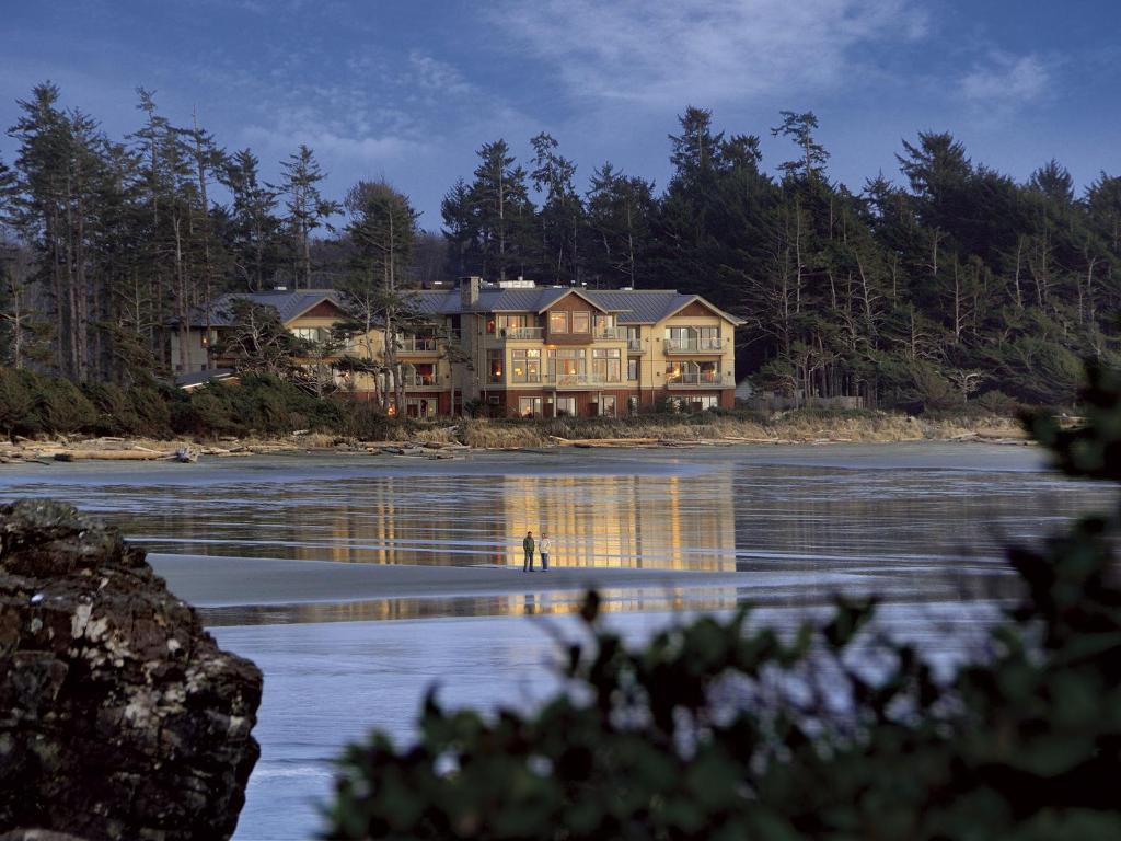 hotels with balcony in Vancouver Island