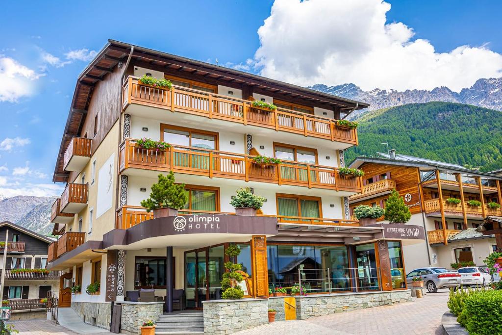 hotels with balcony in Bormio