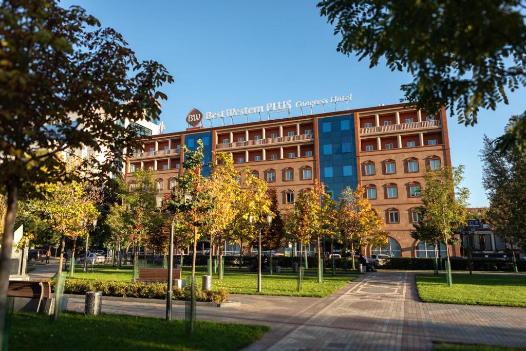 hotels with balcony in Yerevan