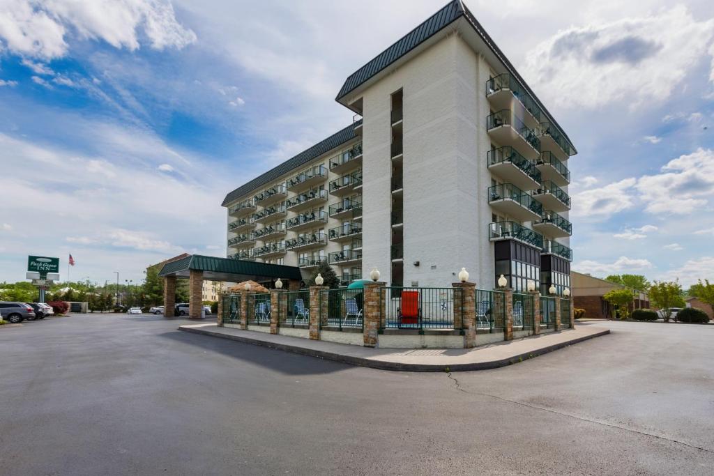 hotels with balcony in Pigeon Forge The Great Smoky Mountain Wheel