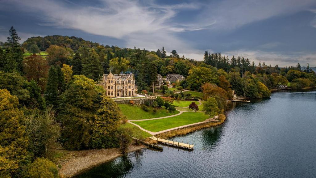 hotels with balcony in Lake District United Kingdom