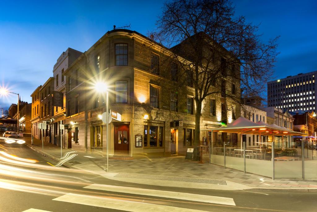 hotels with balcony in Hobart