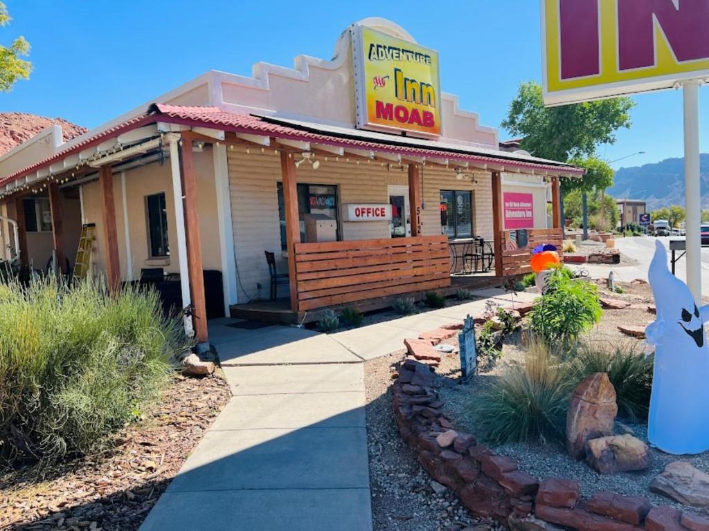 hotels with balcony in Moab