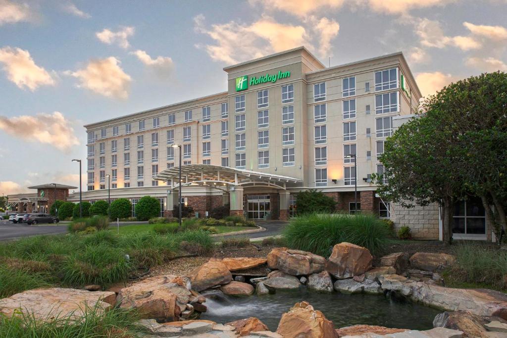 hotels with balcony in Oklahoma