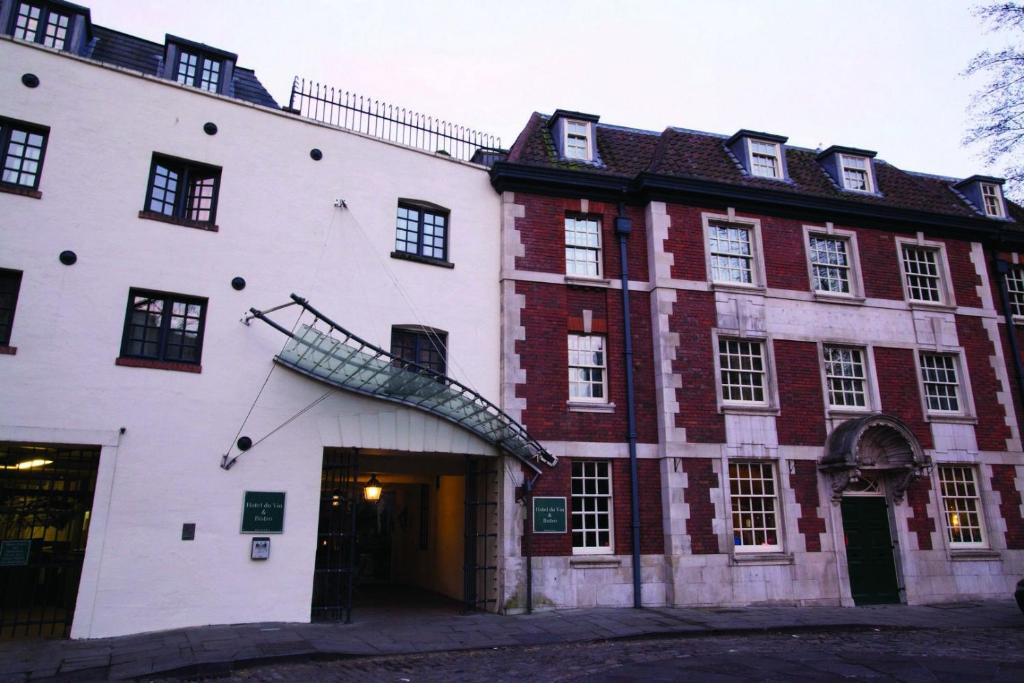 hotels with balcony in Bristol Harbourside