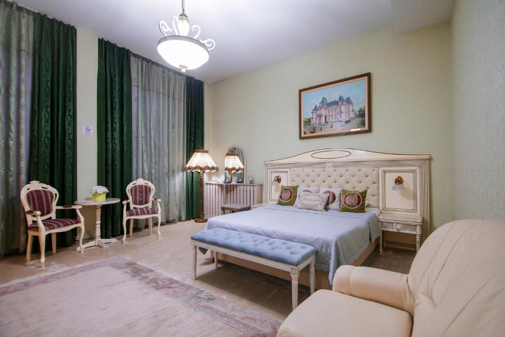 hotels with balcony in Craiova