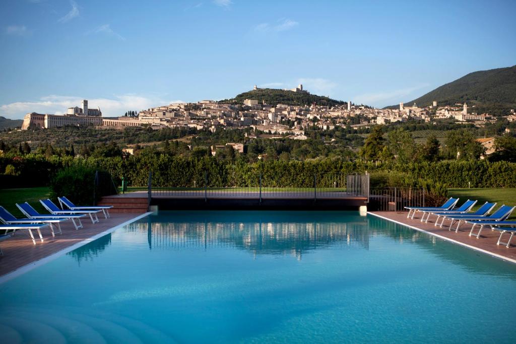 hotels with balcony in Assisi