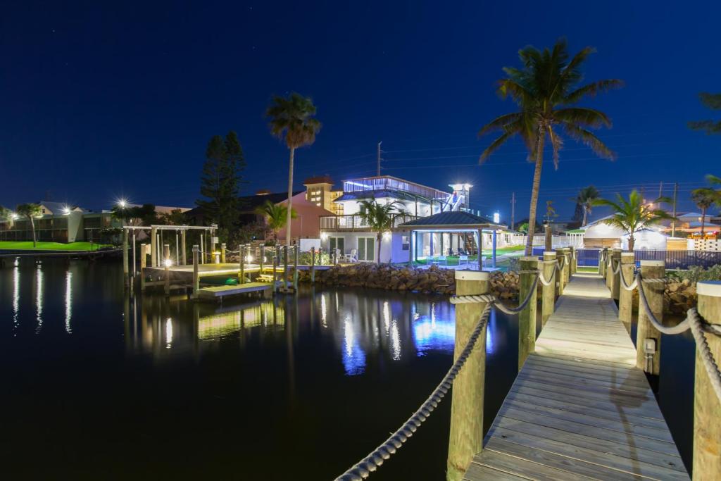 hotels with balcony in Cocoa Beach