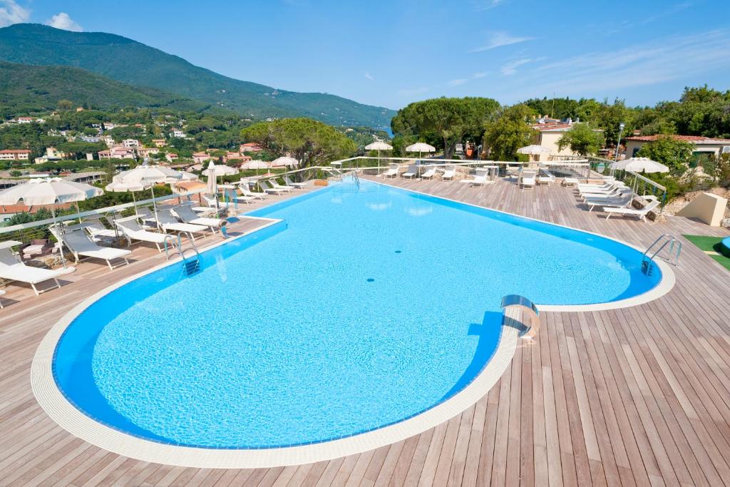 hotels with balcony in Tuscan Archipelago