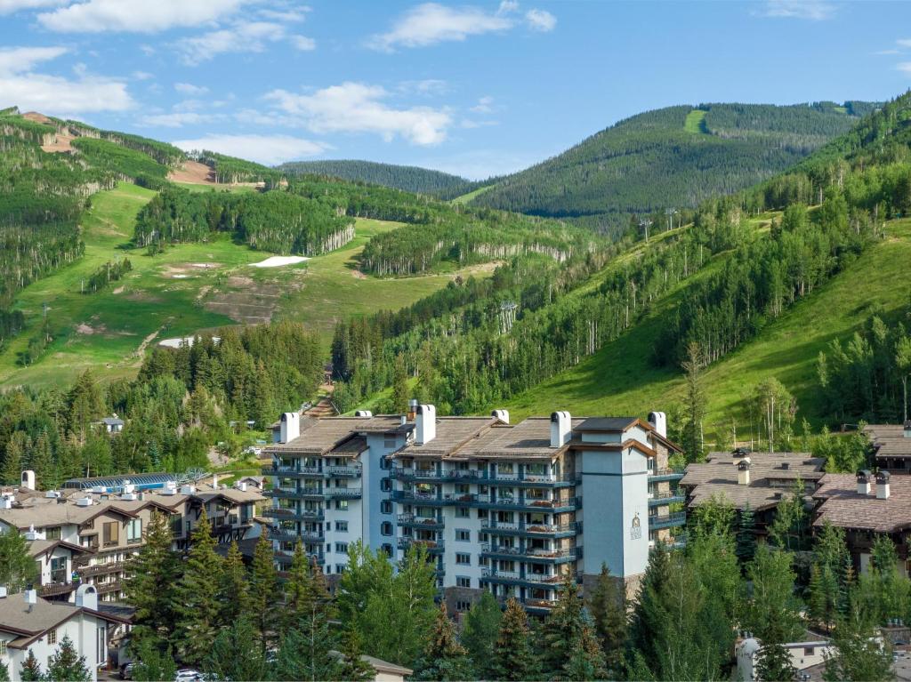 hotels with balcony in Colorado