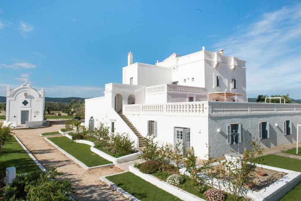 hotels with balcony in Fasano