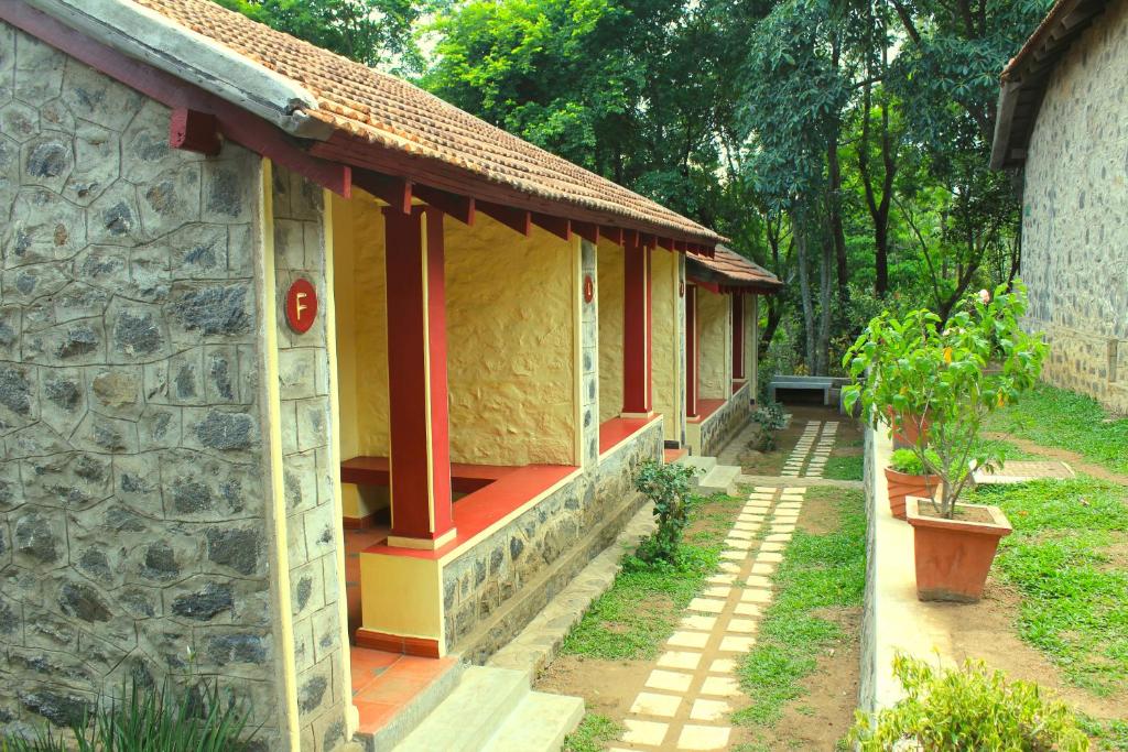 hotels with balcony in Yercaud