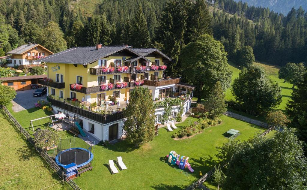 hotels with balcony in Ramsau Am Dachstein