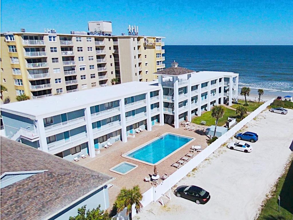 hotels with balcony in New Smyrna Beach