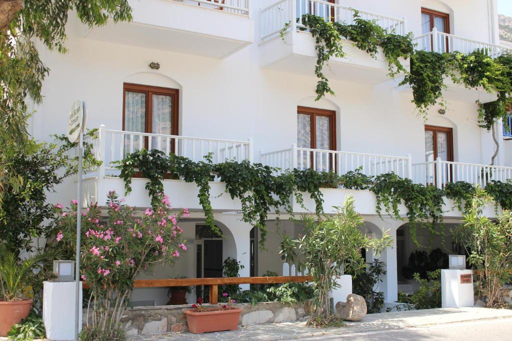 hotels with balcony in Sifnos