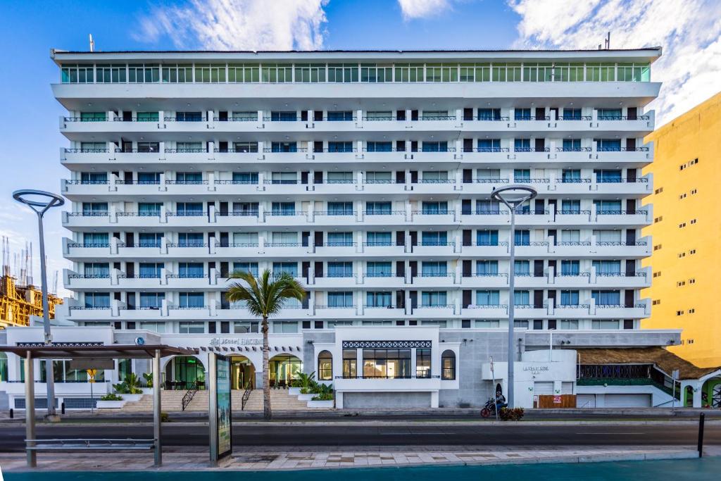 hotels with balcony in Mazatlan