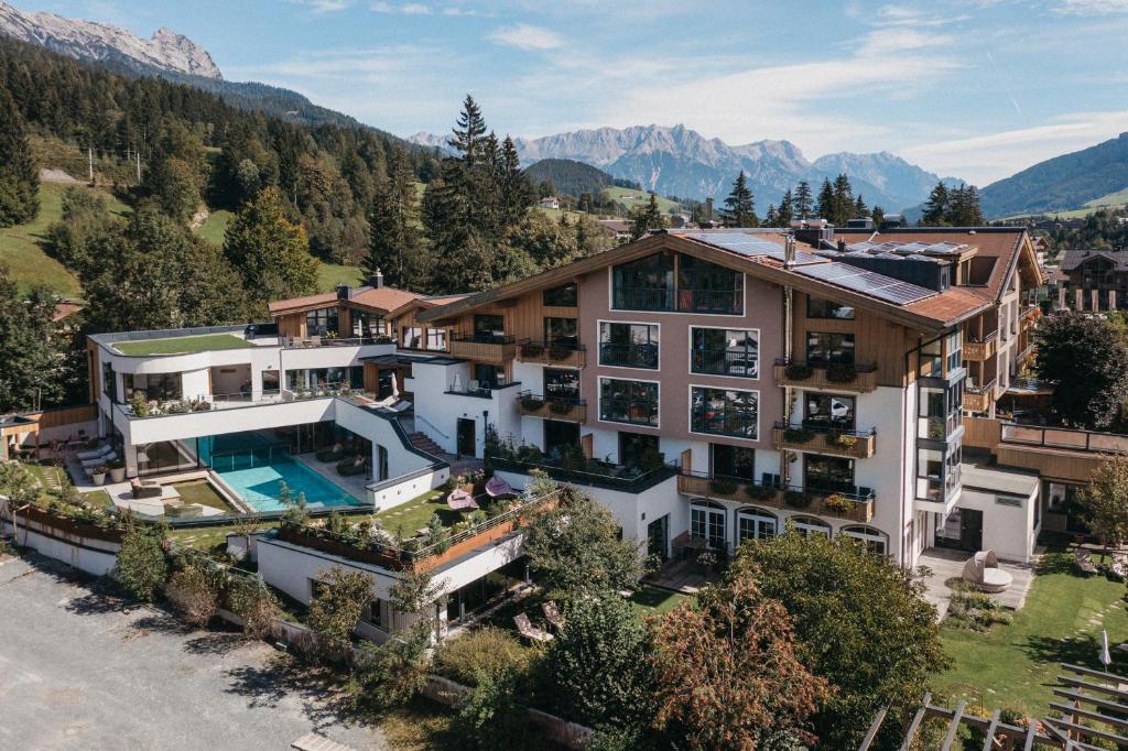 hotels with balcony in Leogang