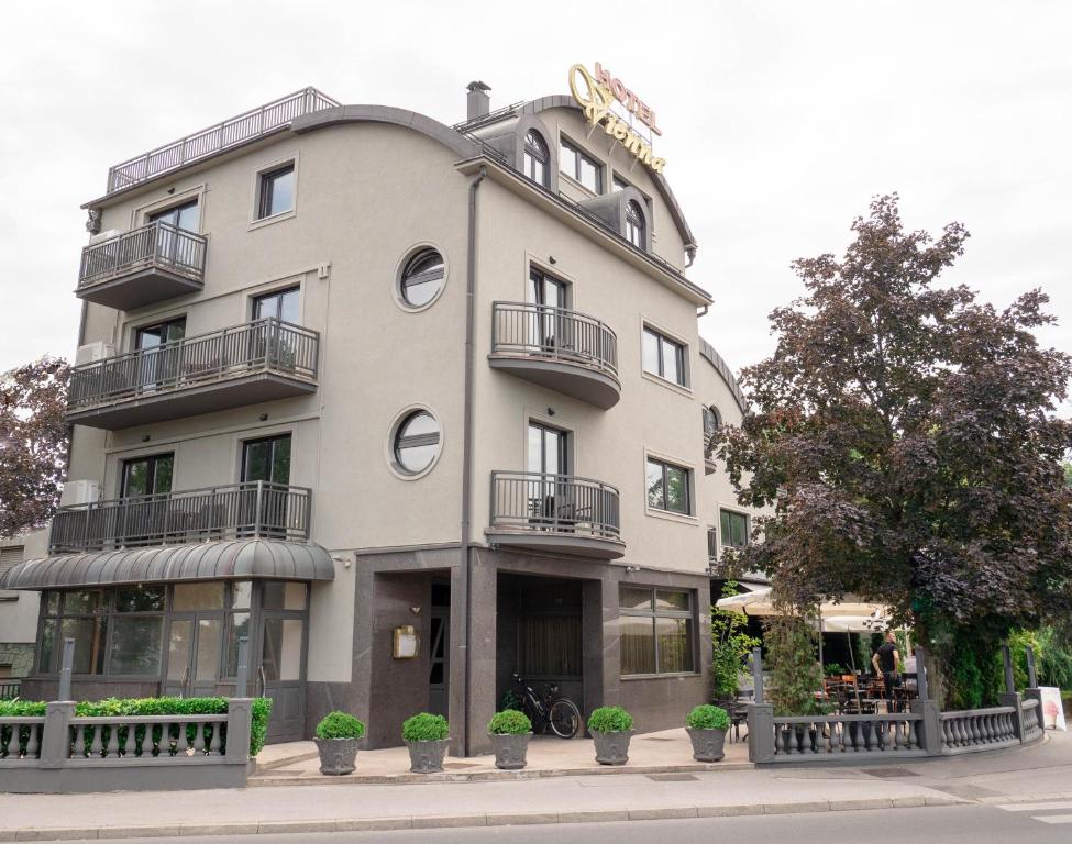 hotels with balcony in Zagreb