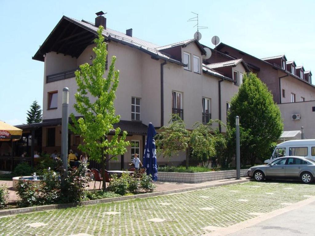 hotels with balcony in Sarajevo