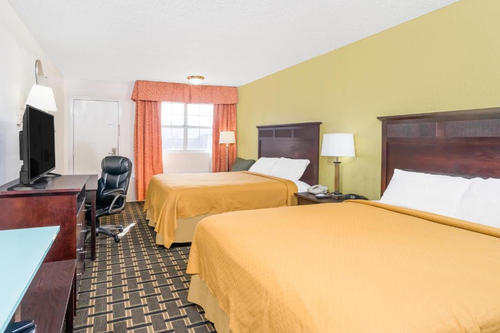 hotels with balcony in Chattanooga