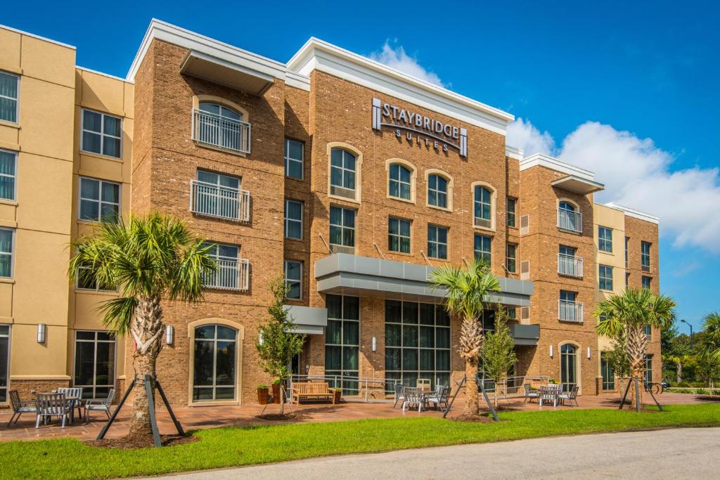 hotels with balcony in South Carolina