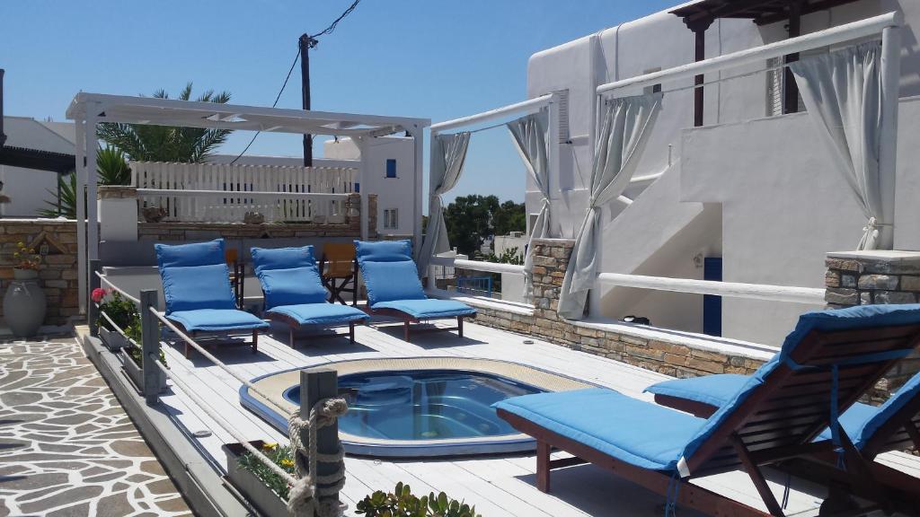 hotels with balcony in Ios Chora