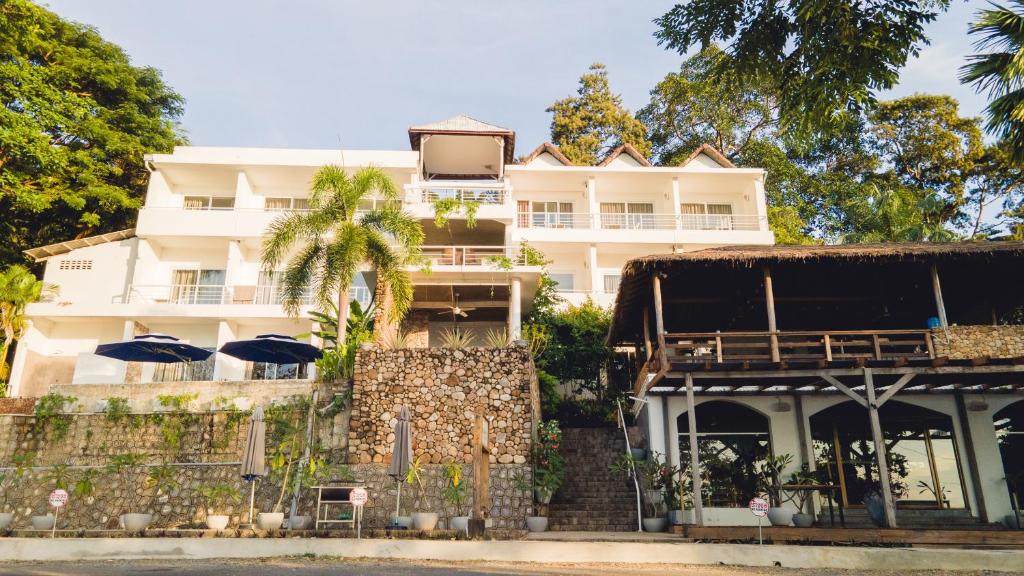 hotels with balcony in Kep