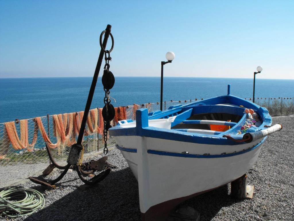 hotels with balcony in Cefalu