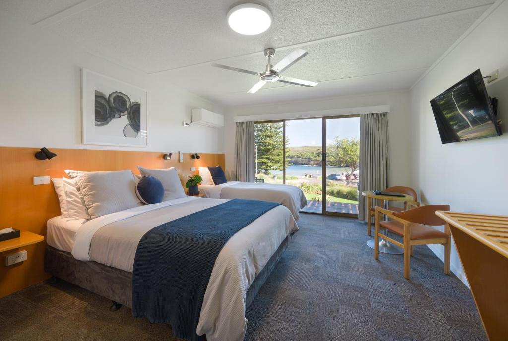 hotels with balcony in Port Campbell