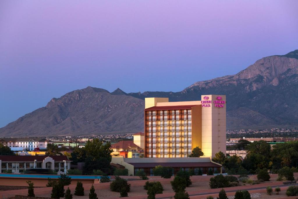 hotels with balcony in Albuquerque United States