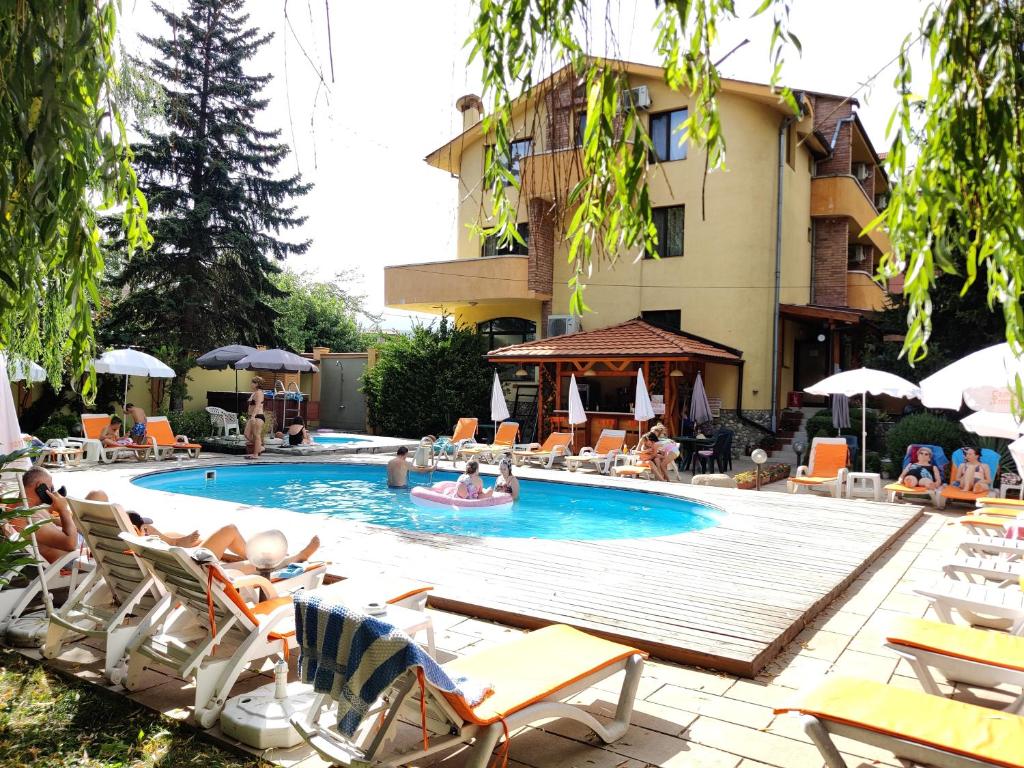 hotels with balcony in Velingrad