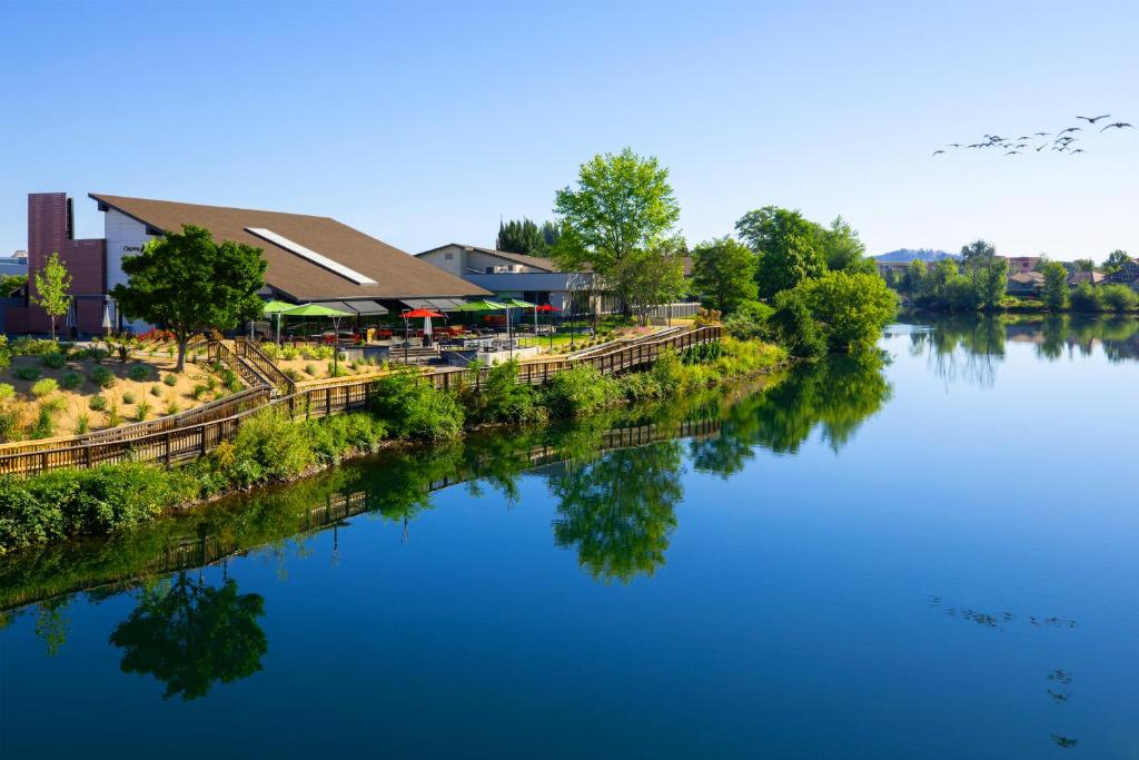 hotels with balcony in Spokane