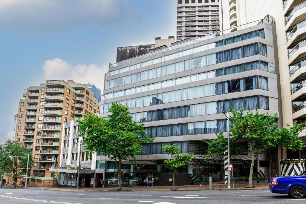 hotels with balcony in Sydney Potts Point