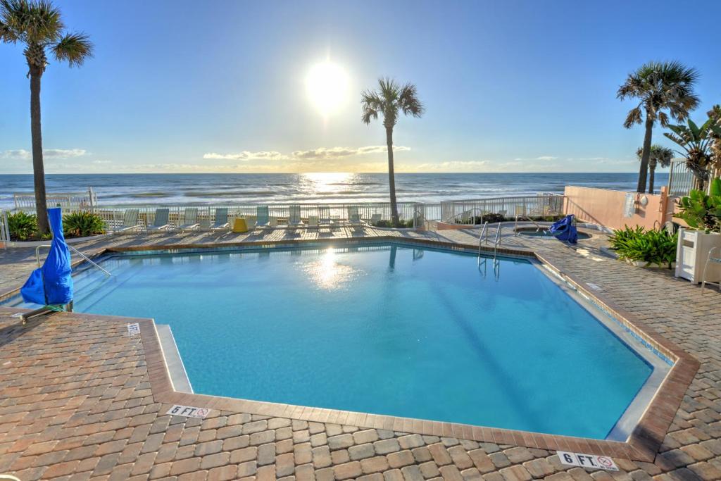 hotels with balcony in Daytona Beach