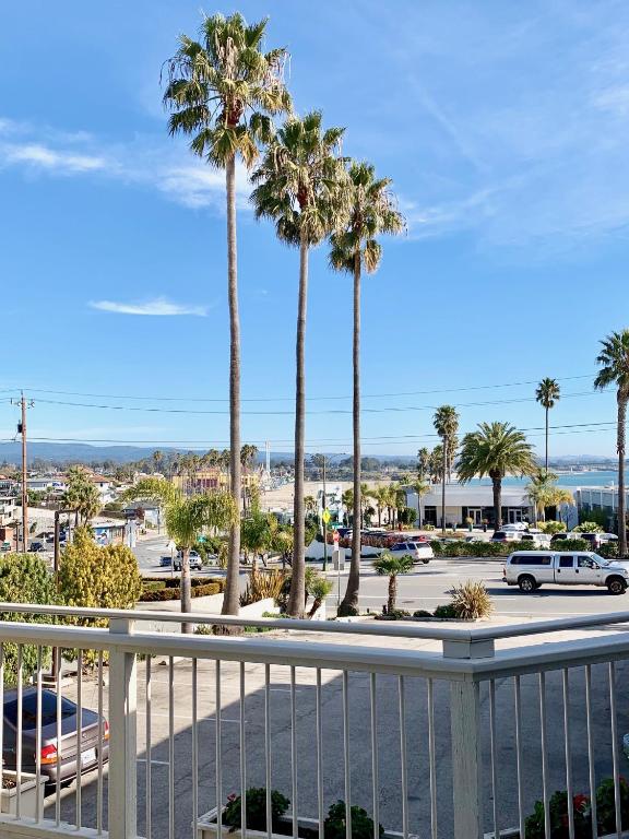 hotels with balcony in Santa Cruz United States