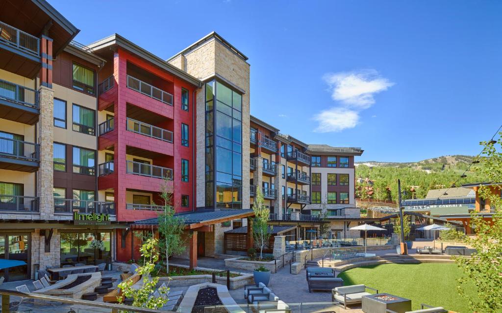 hotels with balcony in Aspen Snowmass