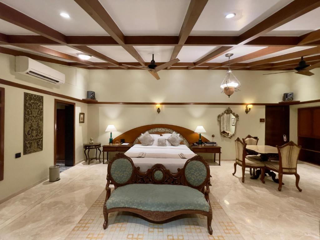 hotels with balcony in Mahabaleshwar