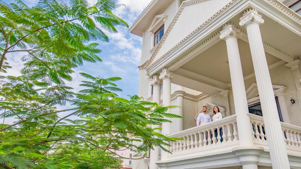 hotels with balcony in Phnom Penh