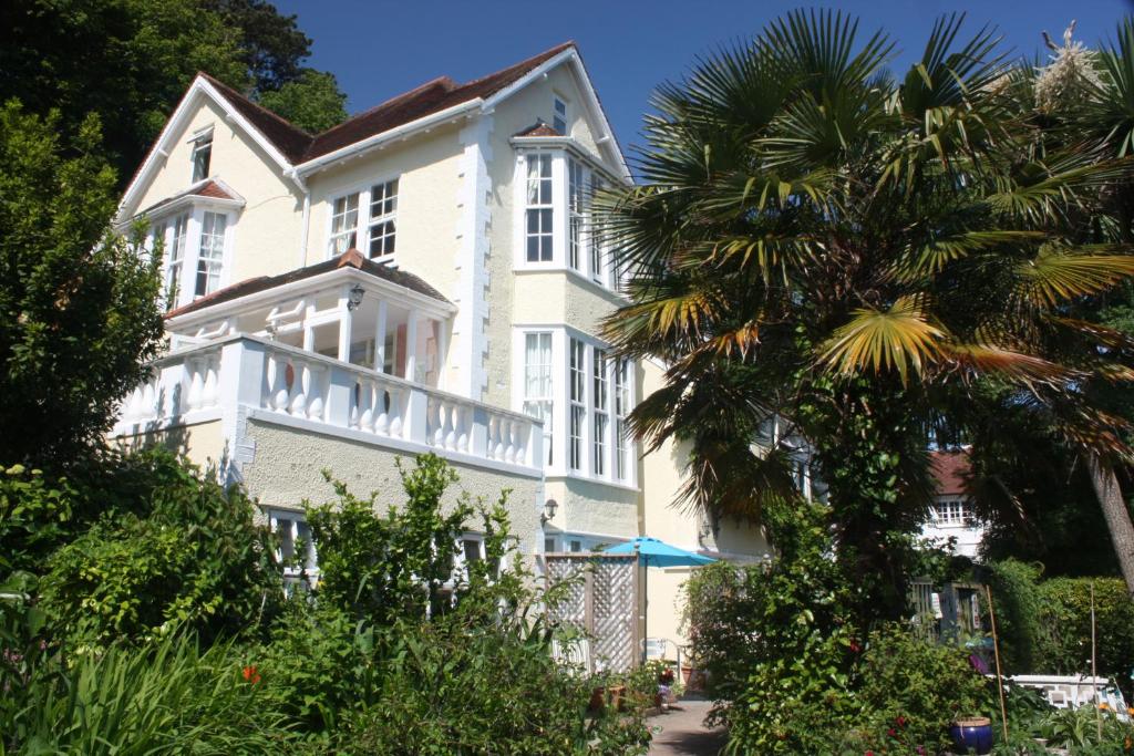 hotels with balcony in Torquay