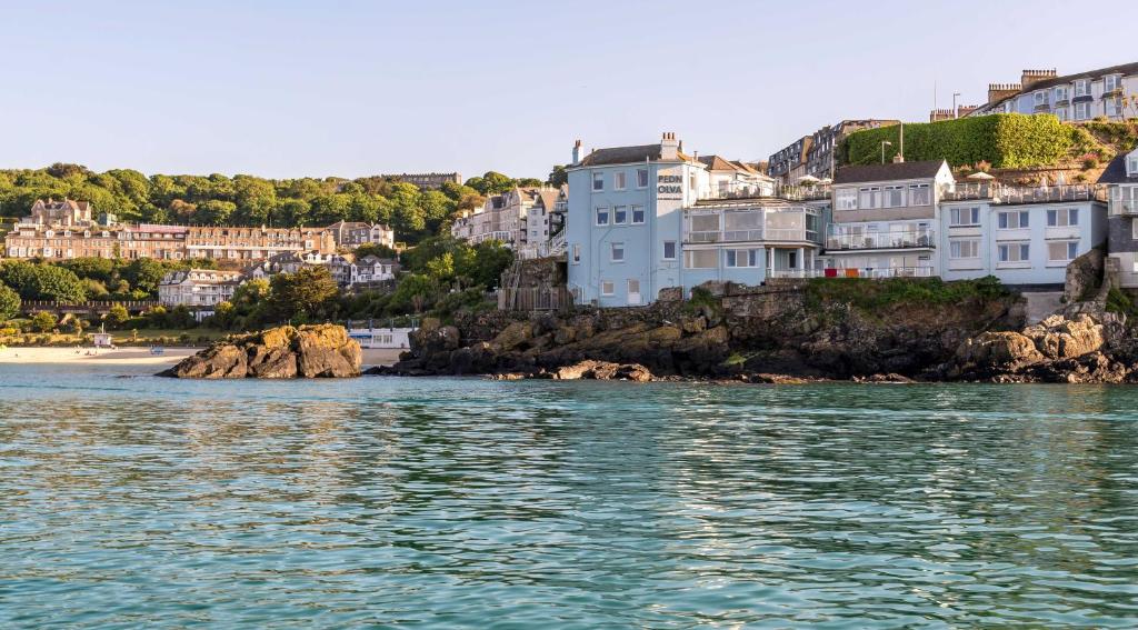 hotels with balcony in St Ives United Kingdom