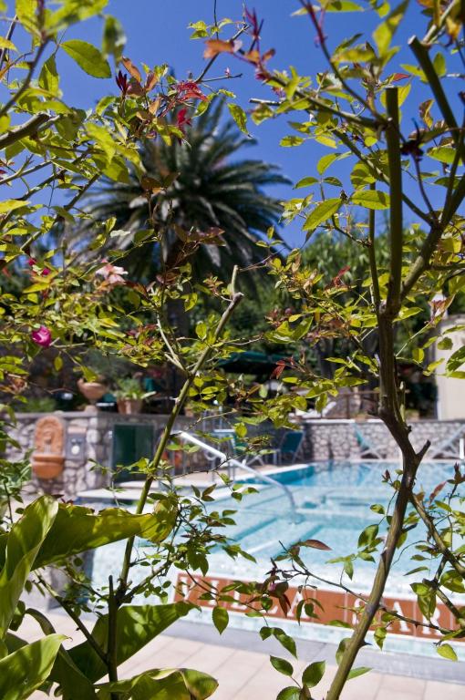 hotels with balcony in Capri