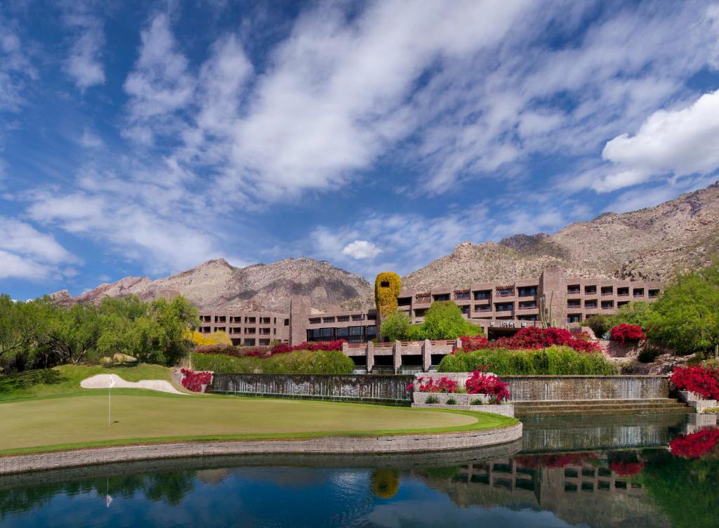 hotels with balcony in Tucson