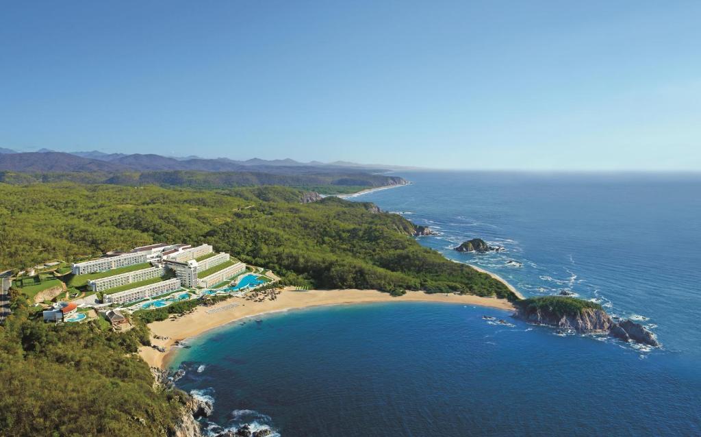 hotels with balcony in Santa Cruz Huatulco