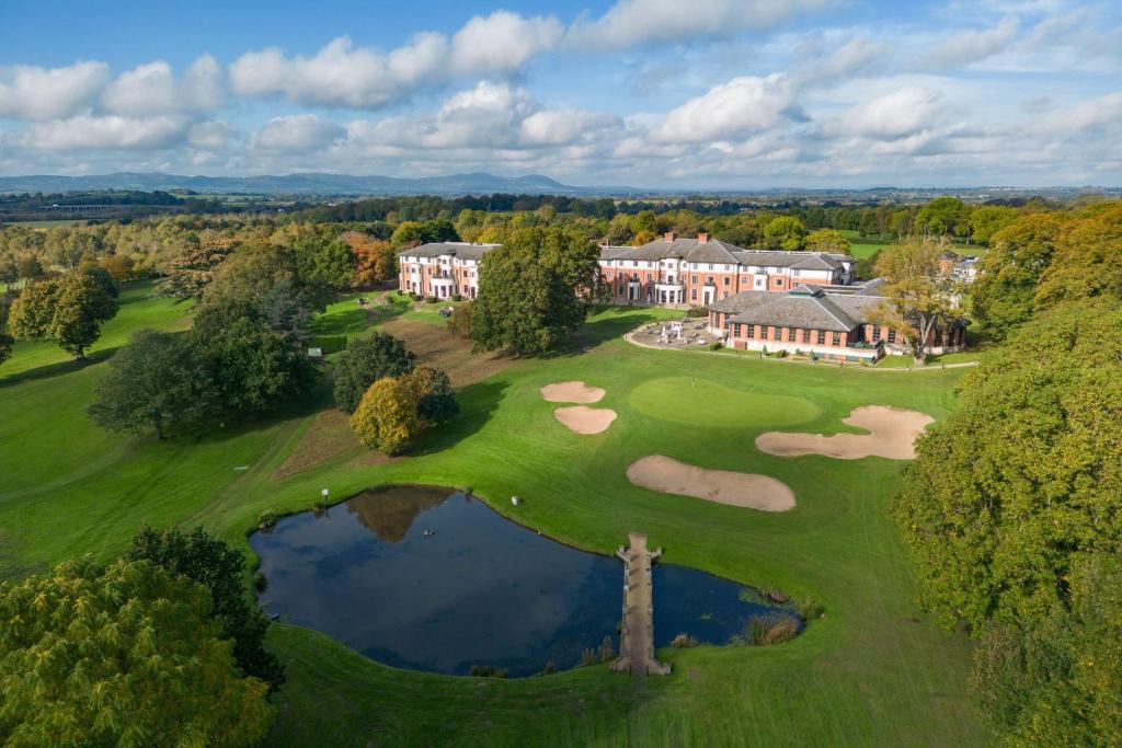 hotels with balcony in Gloucester