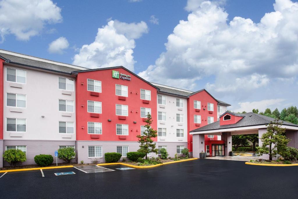 hotels with balcony in Lincoln City