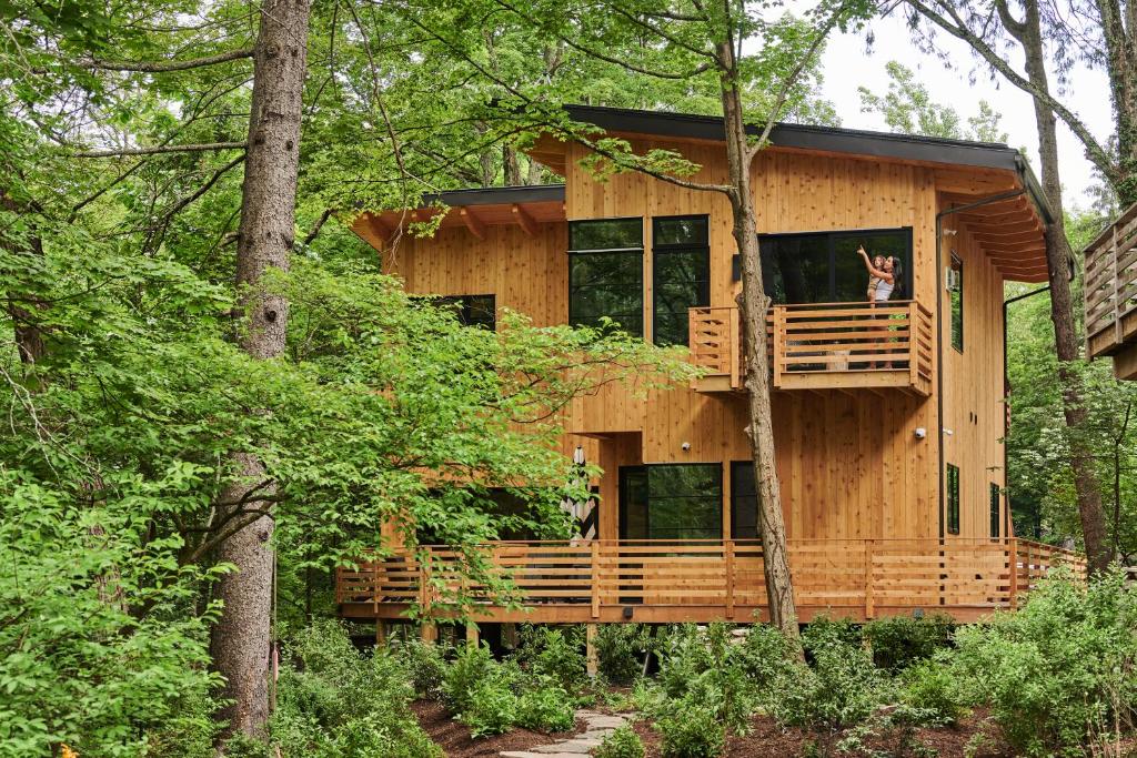 hotels with balcony in The Catskills