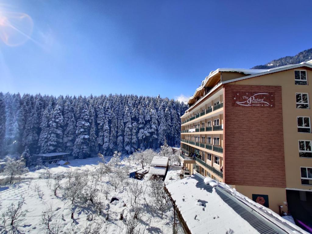 hotels with balcony in Manali