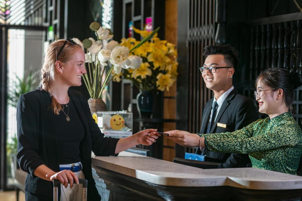 hotels with balcony in Hanoi Temple Of The Jade Mountain