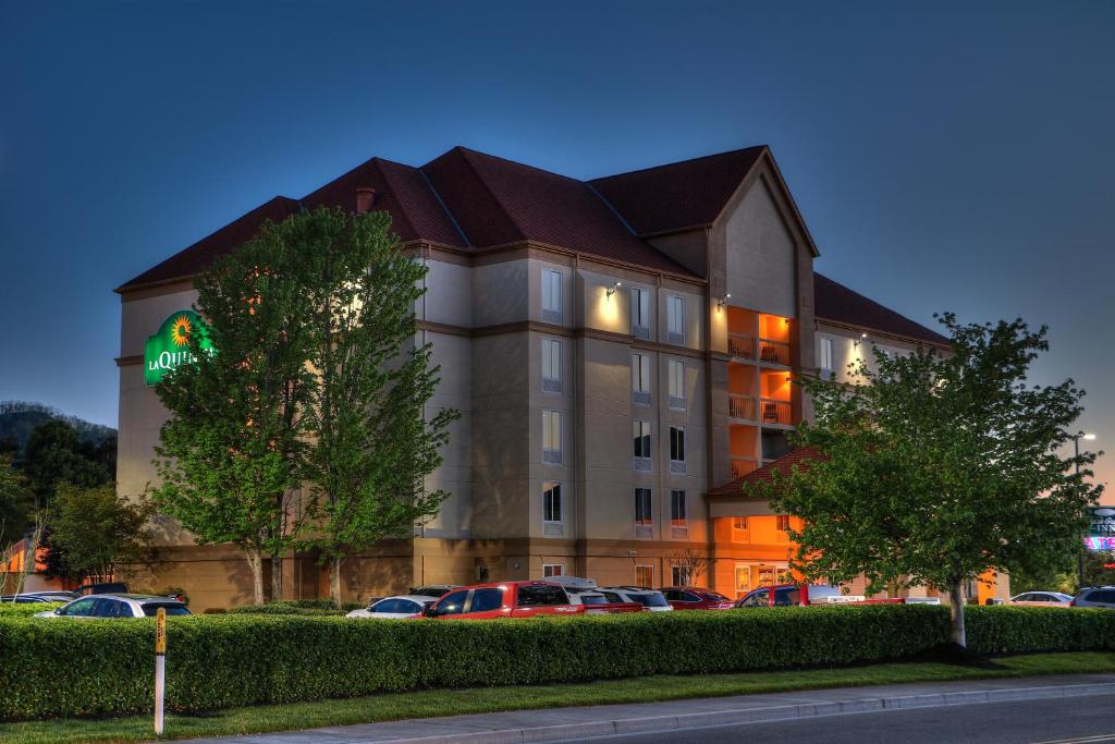 hotels with balcony in Great Smoky Mountains