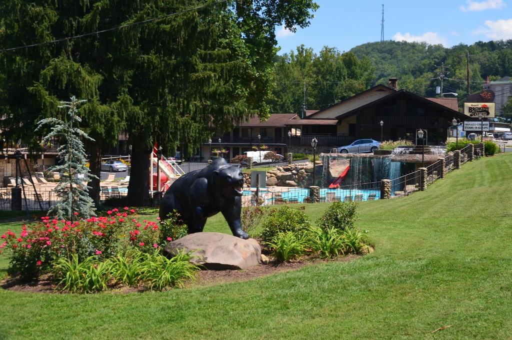 hotels with balcony in Gatlinburg